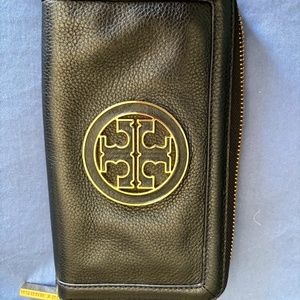 Tory Burch vintage wallet, zipper black leather & gold
